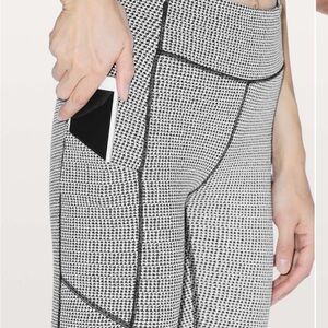 Lululemon Speed Up Tight Full-On Luxtreme 28" Leggings